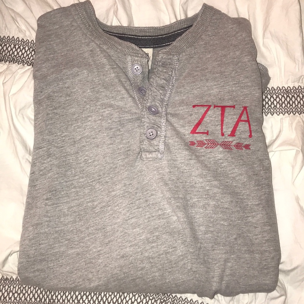 Zeta Tau Alpha ZTA long sleeve top!